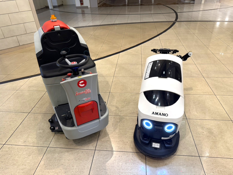 乗用清掃機を初めとする専門機材