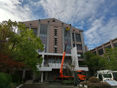 高所清掃（高所ガラス・外壁清掃）